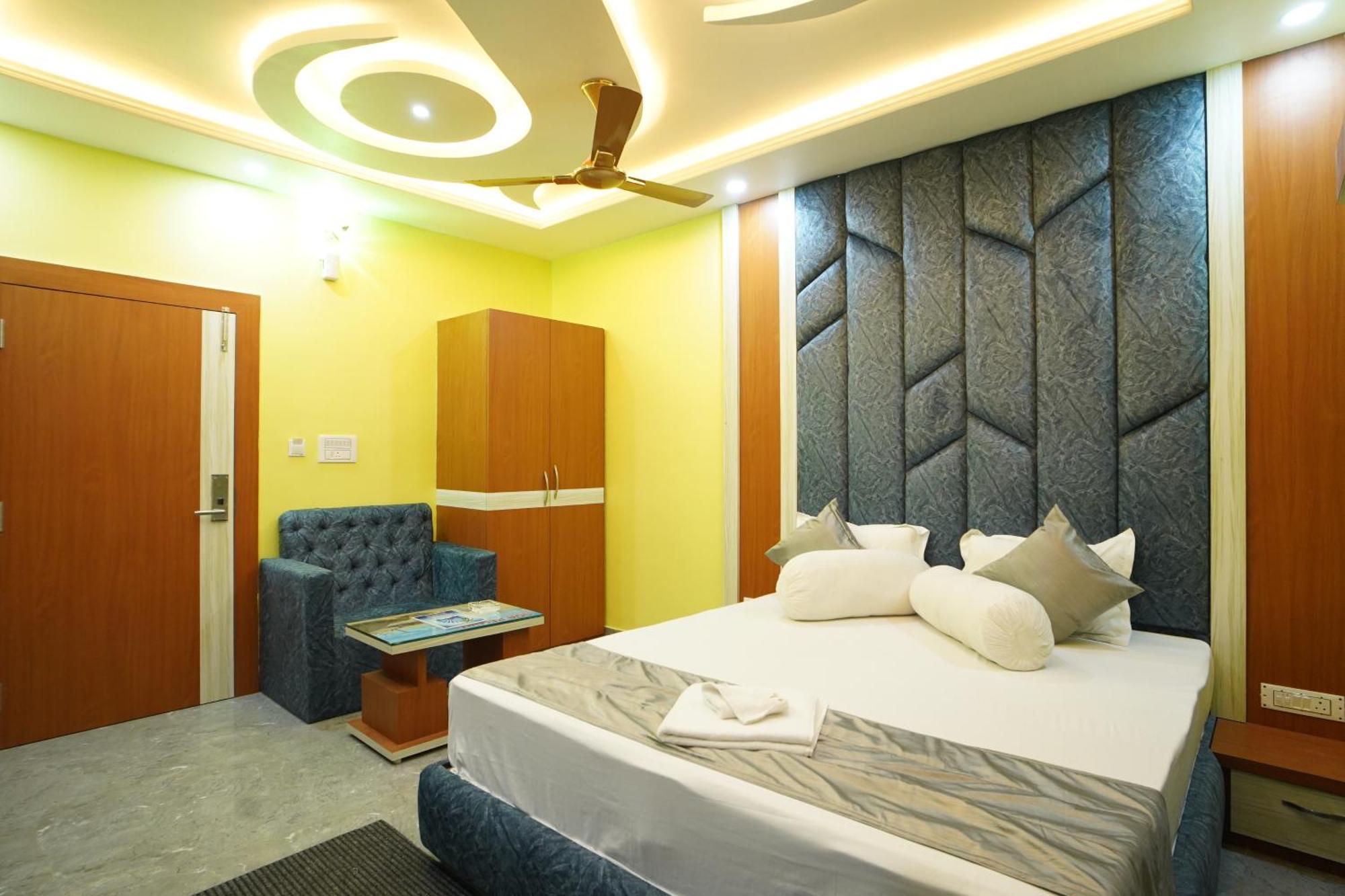 Goa Beach Resort On Beach Mandarmani Exterior photo